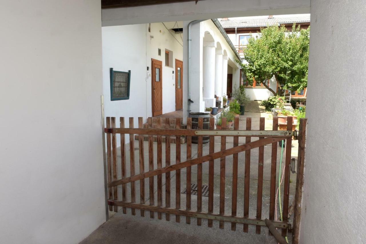 Weingut Martinshof Hotel Sankt Ulrich  Екстериор снимка